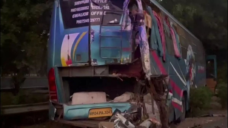 Greater Noida Expressway Road Accident