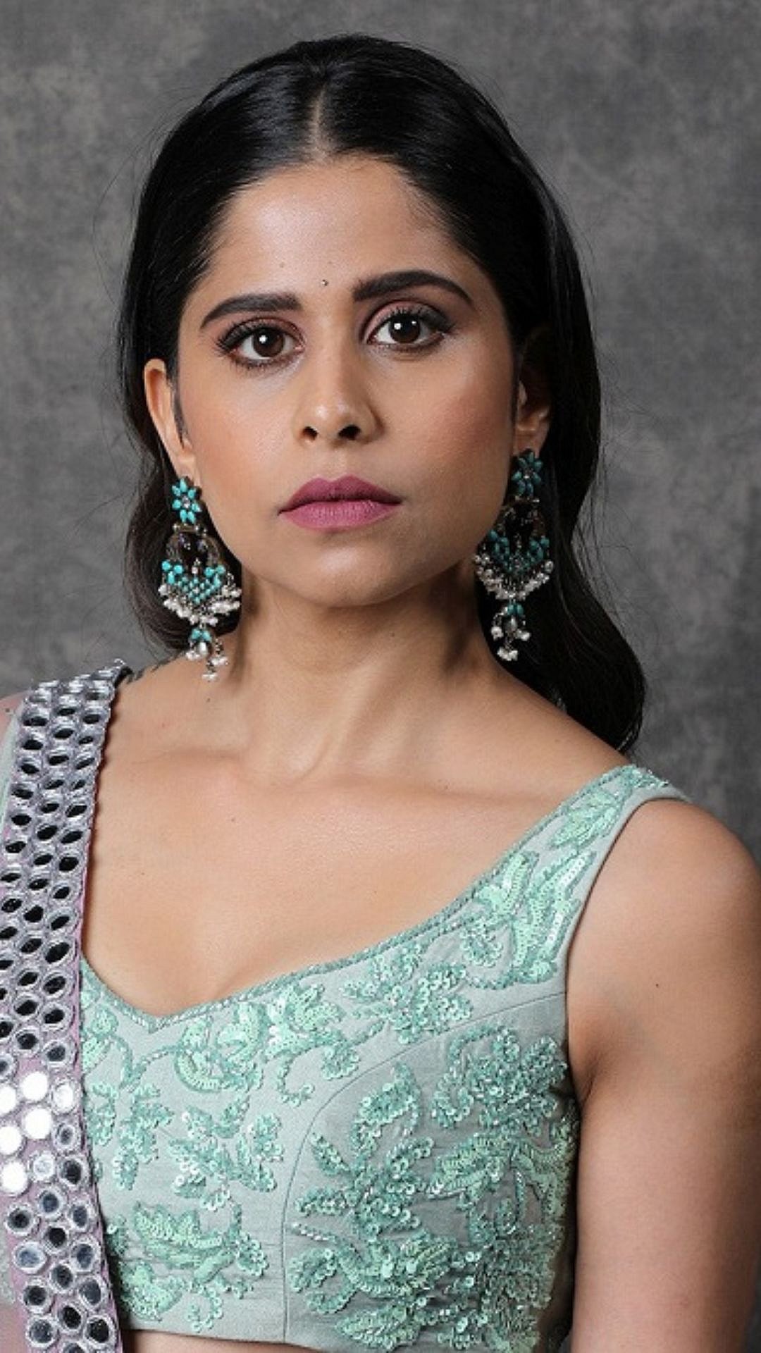 Sai Tamhankar : मराठमोळ्या सईचा झक्कास लूक