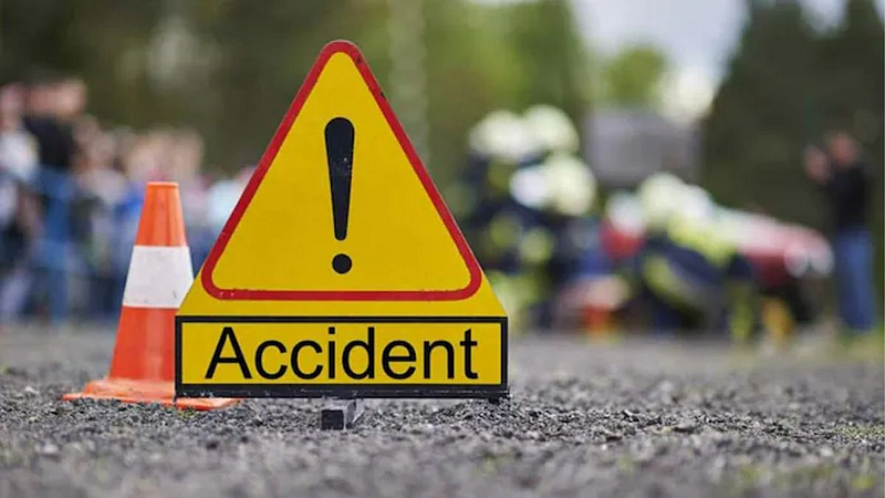 Mumbai Pune Expressway: द्रुतगती मार्गावर तीन कारचा अपघात