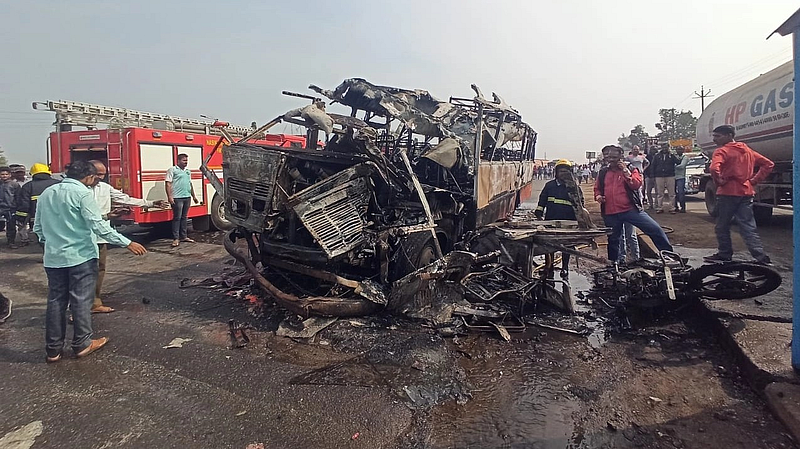 palase bus accident news
