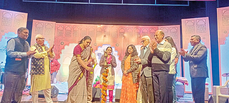 Jalgaon: Mayor Jayashree Mahajan inaugurating Balgandharva Music Festival at Chhatrapati Sambhajiraje Theater Temple by lighting the lamp. Neighbor Dr. Subhash Chaudhary, Rajesh Gadgil, Shubhangi Bharde, Praveen Mahajan, Dr. Vivekananda Kulkarni, Sharadchandra Chappekar, Deepak Chandorkar, Deepika Chandorkar, Bhalchandra Patil etc