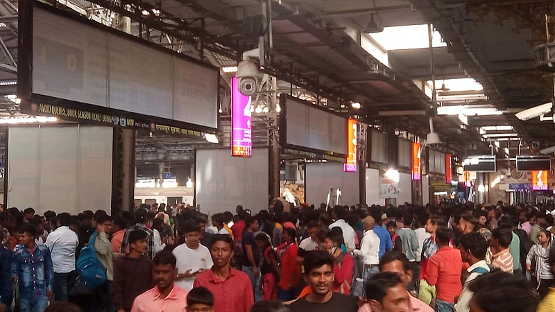 new year 2023 megablock railway Local railway cancelled mumbai