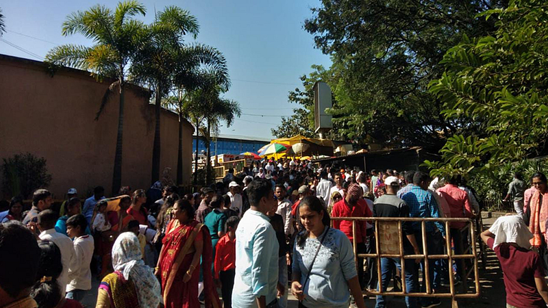 Crowd in Katraj Zoo