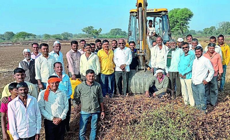 Bhujal Mission Team, Bhujal Warkari and villagers came to inspect the patch repair work