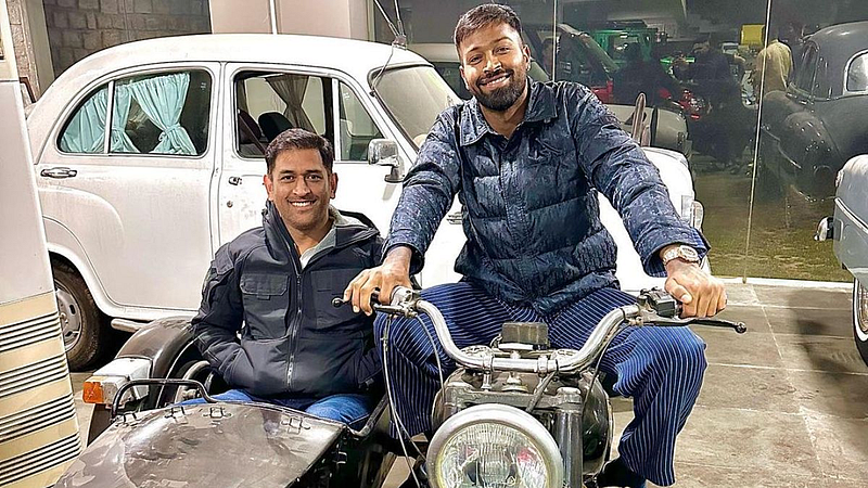 Hardik Pandya Share Photo Of MS Dhoni In Sholay Style