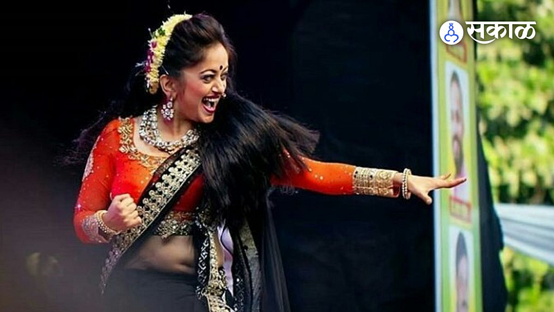 Manasi Naik dance on janu vina rangch nay viral Video in instagram