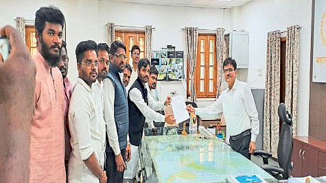 MPSC aspirants protest implementation of descriptive exam pattern from 2025 congress kolhapur