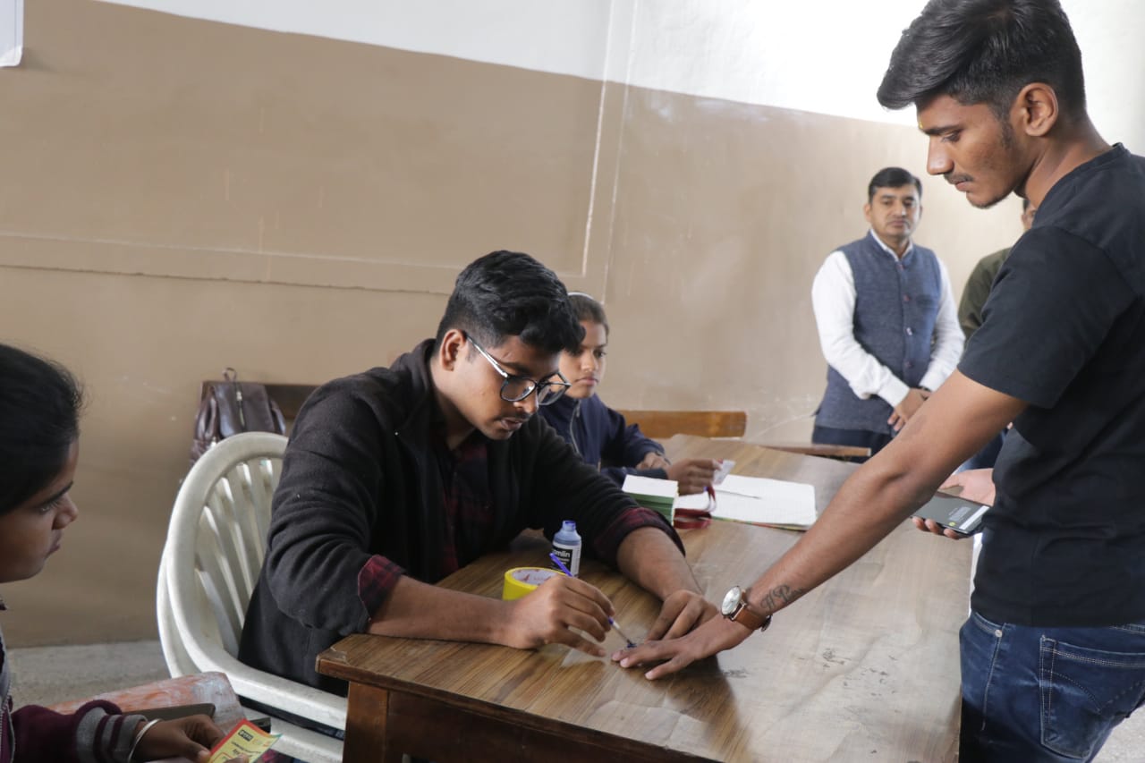 Kthm कॉलेज येथे यिन निवडणुकीच्या मतदान प्रक्रियेला प्रारंभ