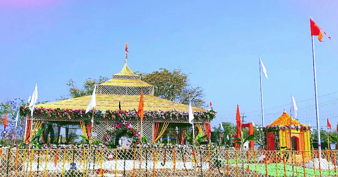 कुंभासाठी सज्ज सभामंडपाचे प्रवेशस्थान.