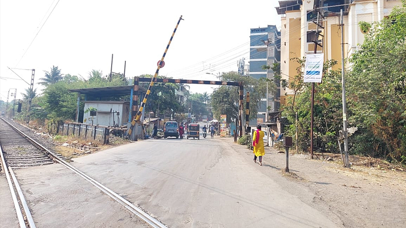 railway gate open