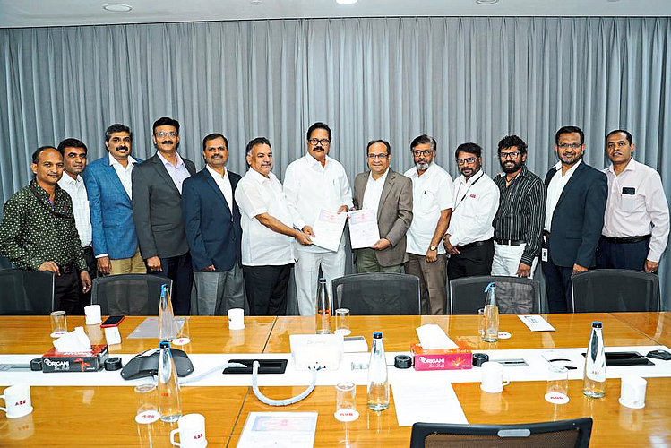 Company management officials and Dutta Samant Praneet Association of Engineering Workers officials on salary increment agreement in ABB India Limited Company.