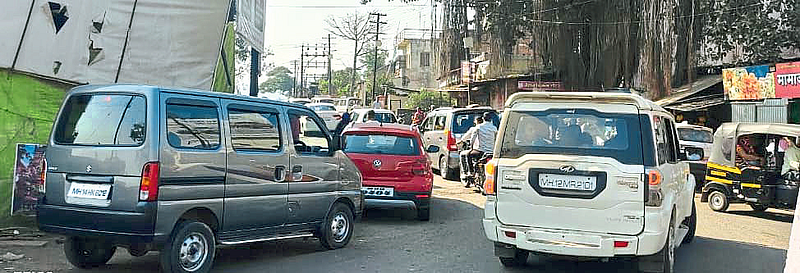 भोर-मांढरदेवी मार्गावर वाहनांची गर्दी
