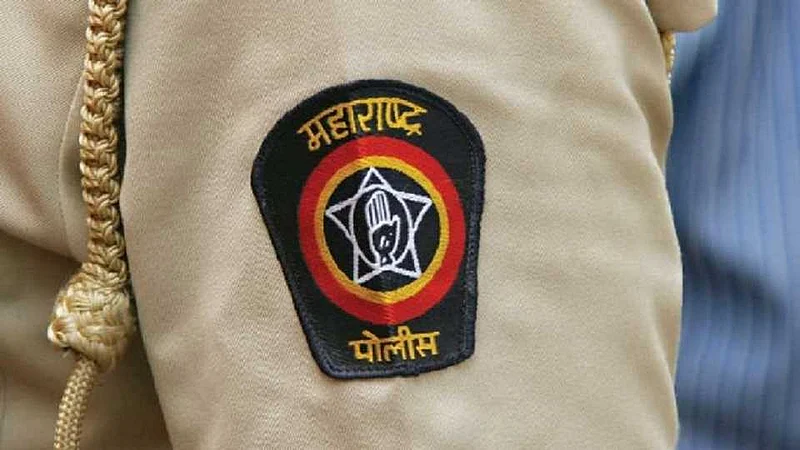 0maharashtra_police_2 (1).jpg}