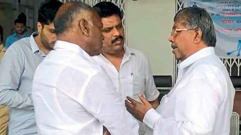 Vidhan Sabha 2019 : शिरोळमधील बंडखोर यादव यांचे ‘गोकुळ’ संचालक पद धोक्यात?
