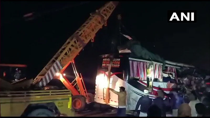 14 people died in Bus accident on Agra Lucknow express way