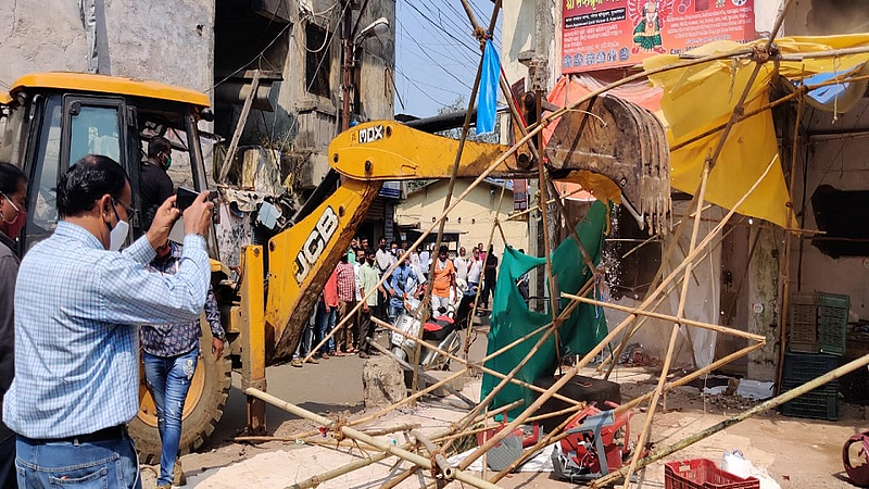 कल्याणमध्ये अतिक्रमण हटवण्यास सुरूवात; व्यापारी, दुकानदारांकडून विरोध