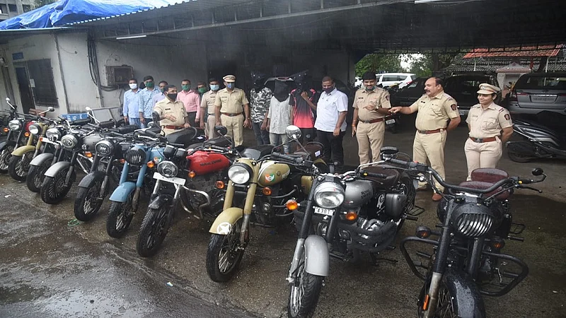 वय वर्ष 20 पण चोरल्या तब्बल 10 बुलेट; नंबर प्लेट काढून 40-50 हजारात विक्री
