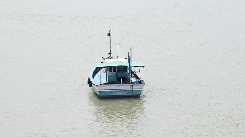 Few Fishermen Starts Fishing In Ratnagiri Sea