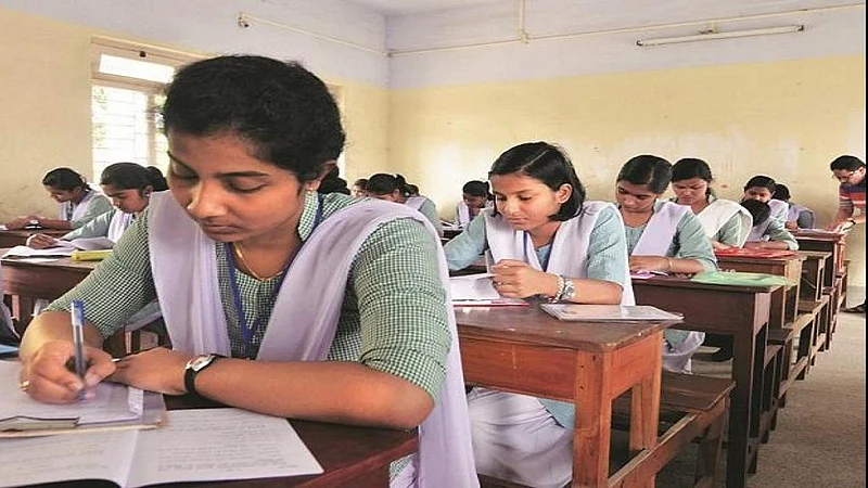 दहावी-बारावी परीक्षा ऑफलाईनच घ्या! शिक्षण क्षेत्रातील मान्यवरांचा वेबिनारमध्ये सूर