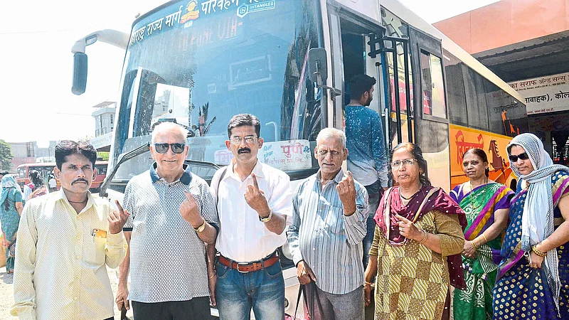 Loksabha 2019 : सांगलीत तरुण, नवमतदारांच्या उत्साहाने चुरशीने मतदान