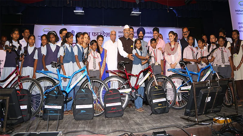 Balan Group Donated Bicyles To Students