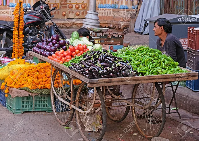 भाजीपाल्याचे भाव कडाडले...वाहतूक विस्कळित झाल्याने आवक दहा टक्क्यांवर