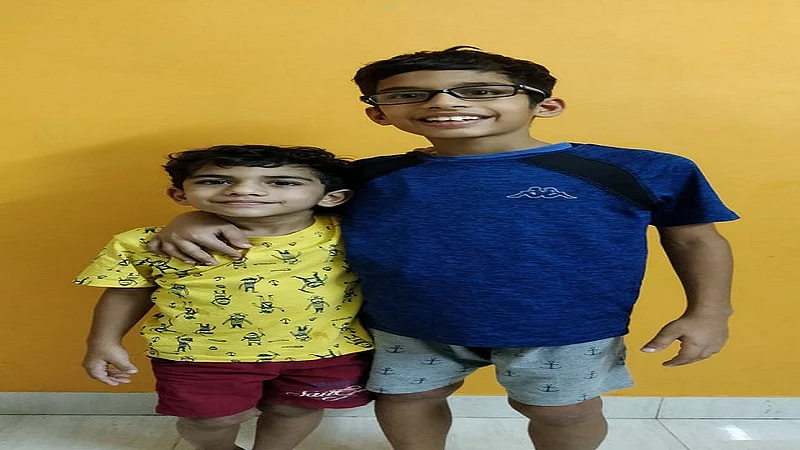 Arjun and Arnav two brothers gave their income to the Chief Minister aid fund