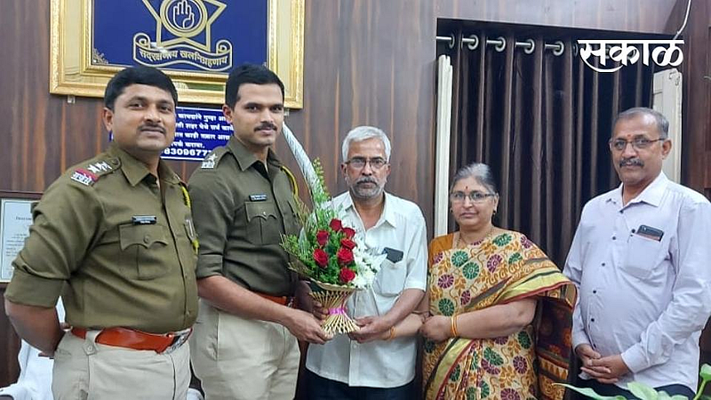 Baramati police Help to elderly couple for removing the tenants from their house
