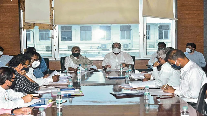 Complete water supply scheme in the district says gulabrao patil nashik marathi newsComplete water supply scheme in the district says gulabrao patil nashik marathi news