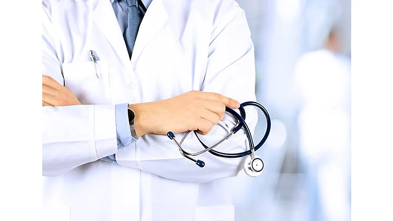 पिंपरी : राजभवन सन्मानापासून वायसीएम रुग्णालयाच्या डॉक्टरांना ठेवले वंचित