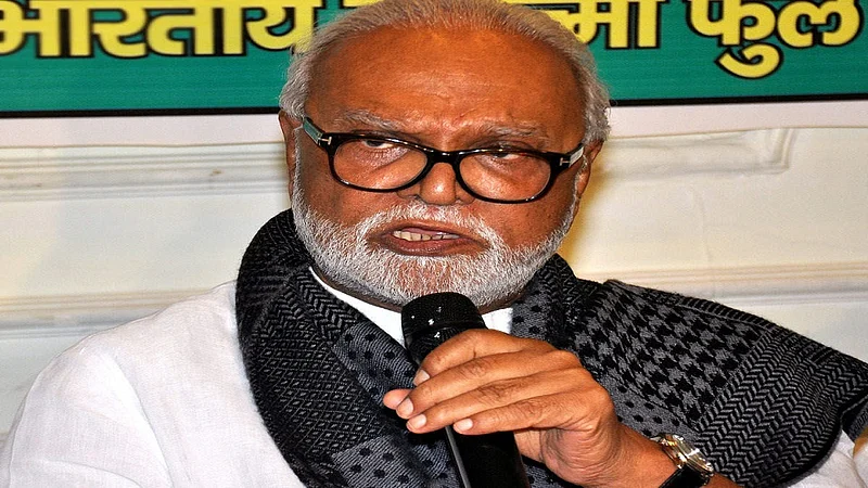 Immediately reverse the decision to ban onion exports says bhujbal naxshik sakal
