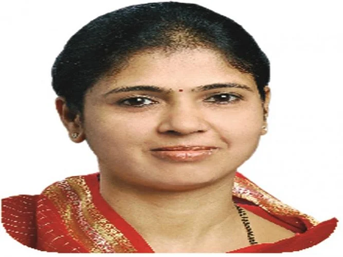 Mother-in-law's match against Soon at Pathardi