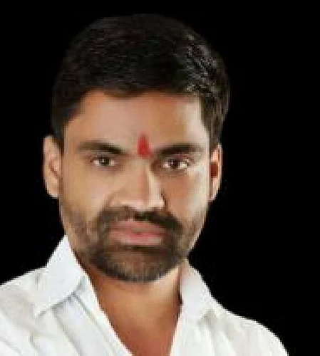 Grampanchayat in Parner constituency will hold discussions with both the groups to make it unopposed