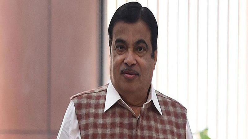 गडकरी साहेब, महाराष्ट्रातील 'एनएचएआय'च्या बेजबाबदार अधिकाऱ्यांना घरी पाठवा