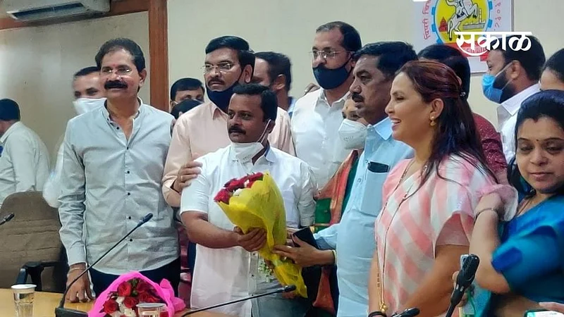 पिंपरी-चिंचवड महापालिका स्थायी समिती अध्यक्षपदी भाजपचे नितीन लांडगे}