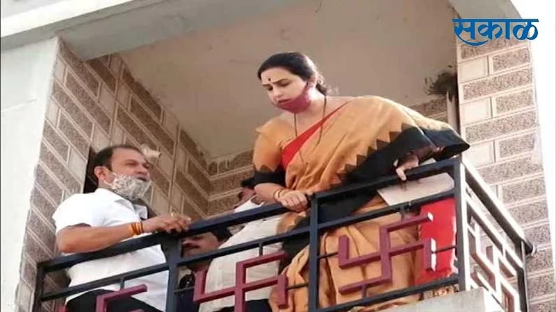 Pooja Chavan death case Pune police suspicious investigation Chitra Wagh}