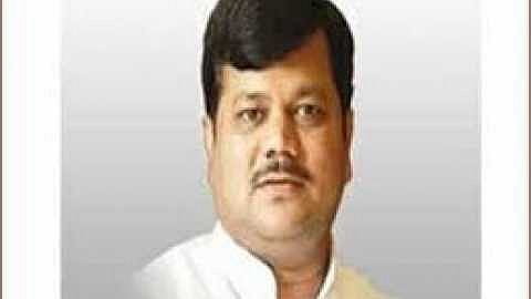 Leader of Opposition Pravin Darekar visit to Solapur district