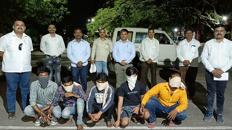 कृषी मालाची गोदामे लुटली; मग पोलिसांनी...