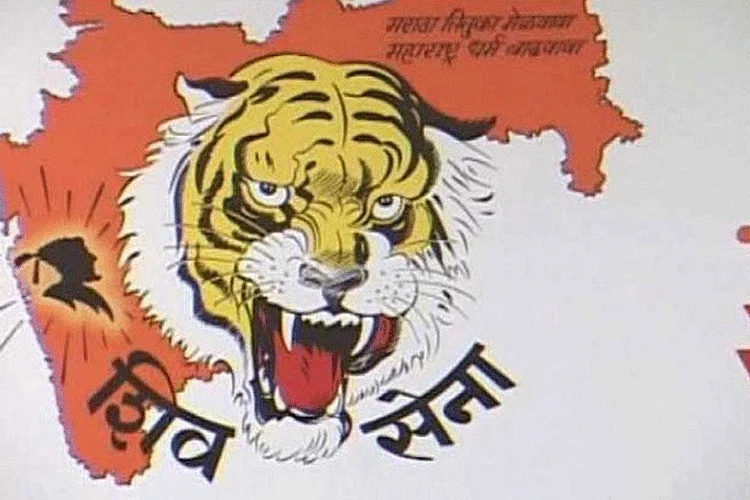 इंदिराजींवरून वाद ही तर बाटग्यांची उठाठेव; सामनाच्या अग्रलेखातून टीका
