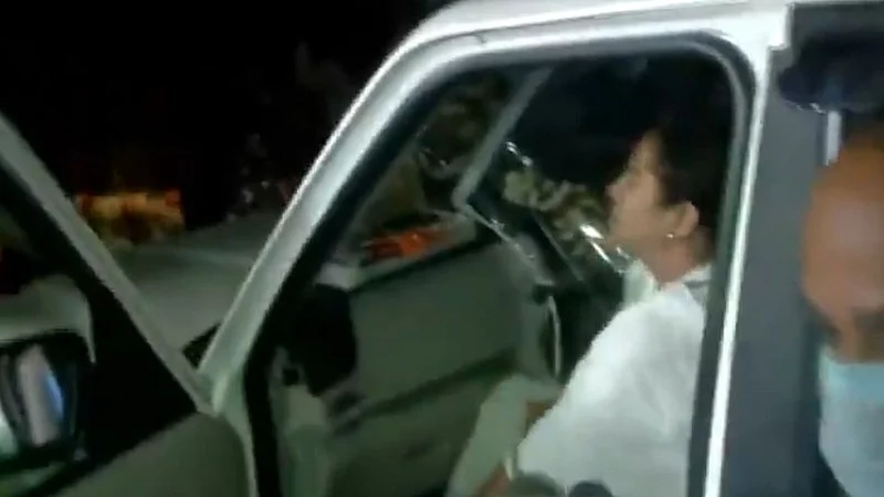 ममता बॅनर्जींच्या पायाला दुखापत; हल्ल्याचा कट असल्याचा आरोप