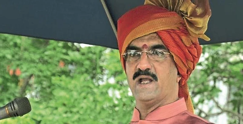 Akola News: Washim district is angry with Guardian Minister Shambhuraje Desai