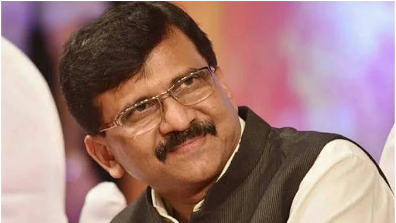 Shivsena MP Sanjay Raut tweets from Leelavati Hospital