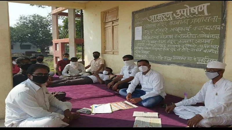 Sub panchs of Pawaimal Baramati continue their fast on the third day