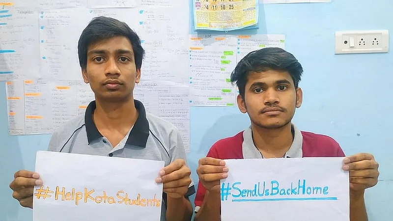 The students who are stuck in kota Rajasthan finally reached in pune Safely