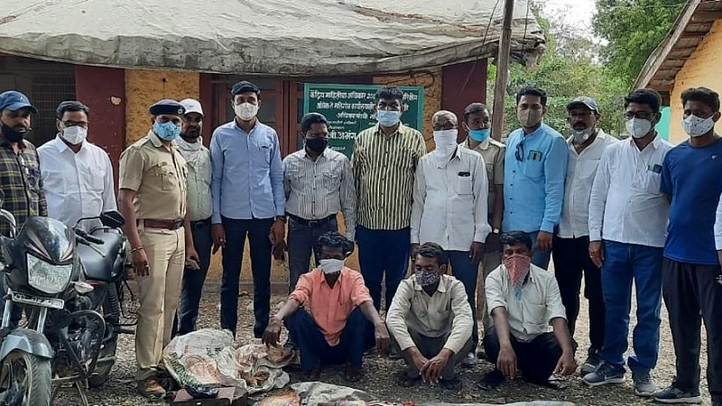 Three arrested with deer meat in Malegaon Nashik Marathi news
