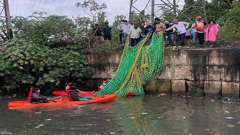 खेळता खेळता घाटकोपरच्या नाल्यात पडला ३ वर्षांचा चिमुरडा आणि...