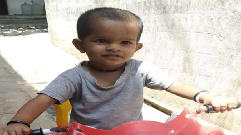 गेल्या वर्षीही तेच झालं होतं, यंदाही तेच ! स्वीटी खेळताना घराबाहेर गेली आणि आई वडिलांना मिळाला मृतदेह
