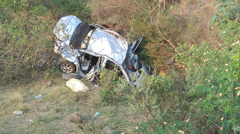 CAR ACCIDENT IN SANGAMNER