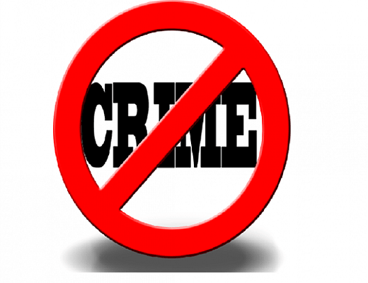Three youths arrested with pistols}