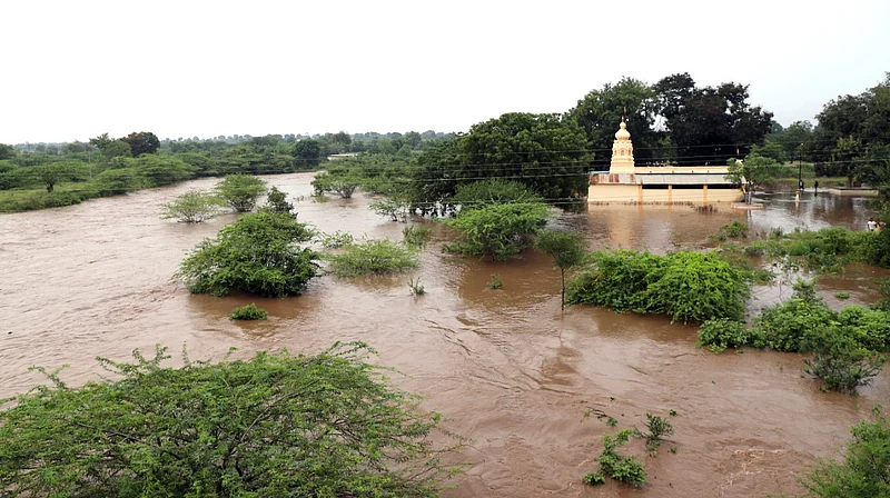In Parner, the Hanga River flooded, carrying one